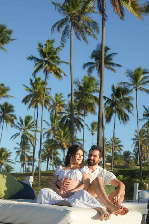 A doce espera pela Clara no Grand Palladium Imbassaí Resort foi marcada por uma luz rosa divina. Um ensaio gestante delicado que reflete o renascimento da família. #FotografoPraiaDoForte #EnsaioGestanteBahia #WaldyrLantyer #GrandPalladiumImbassai'