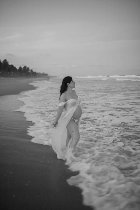Ser fotógrafo em Praia do Forte me permite presenciar milagres como a espera pela Clara. Obrigado Nayara e Gabriel por permitirem registrar esse renascimento. #Gratidao #FotografiaGestante #GrandPalladiumImbassai #LitoralBahia #WaldyrLantyer'