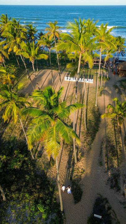 Finalizando o dia com a alma lavada e o cartão cheio de amor. À espera de Clara, registramos o renascimento da família de Nayara e Gabriel no pôr do sol. #FotografoGestante #GrandPalladium #Imbassai #PraiaDoForte #Bahia #WaldyrLantyerSEO'