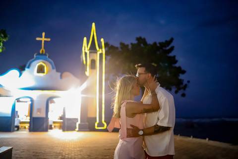 Um pedido de casamento emocionante, cercado pela natureza da Praia do Forte, com o mar ao fundo e um futuro inteiro começando diante das câmeras. WaldyrLantyer | FotoDePraiaDoForteBA | WeddingDay | ResortIberostar'