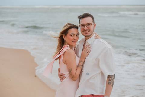 O cenário próximo ao Resort Iberostar ganhou ainda mais beleza com uma história real de amor, emoção e um pedido de casamento cheio de significado. WaldyrLantyer | FotoDePraiaDoForteBA | WeddingDay | ResortIberostar'