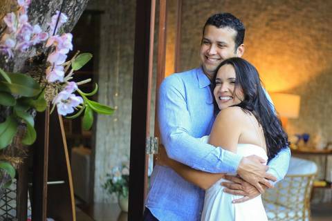 Dizer sim na Bahia é abraçar a poesia da natureza. Especializado em fotografia de casamento de luxo, capturo a essência de cada detalhe do seu grande dia na Praia do Forte. Venha descobrir a leveza e o requinte de um destination wedding.Waldyr Lantyer'