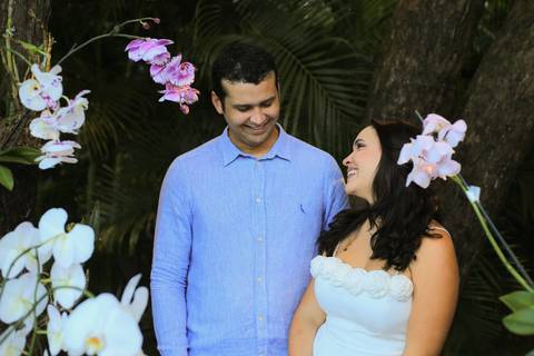 Procurando fotógrafo em Praia do Forte? Conheça nosso trabalho focado em casamentos exclusivos à beira-mar. Registramos a entrega emocional e o bom gosto de mini weddings sofisticados na Bahia. Agende sua data e eternize seu amor na praia.'