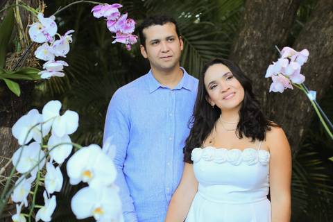 Procurando fotógrafo em Praia do Forte? Conheça nosso trabalho focado em casamentos exclusivos à beira-mar. Registramos a entrega emocional e o bom gosto de mini weddings sofisticados na Bahia. Agende sua data e eternize seu amor na praia.'