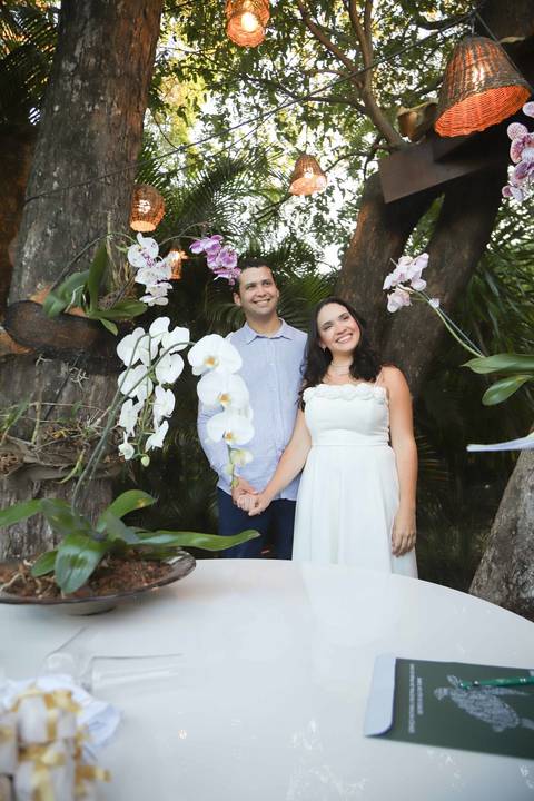 Procurando fotógrafo em Praia do Forte? Conheça nosso trabalho focado em casamentos exclusivos à beira-mar. Registramos a entrega emocional e o bom gosto de mini weddings sofisticados na Bahia. Agende sua data e eternize seu amor na praia.'