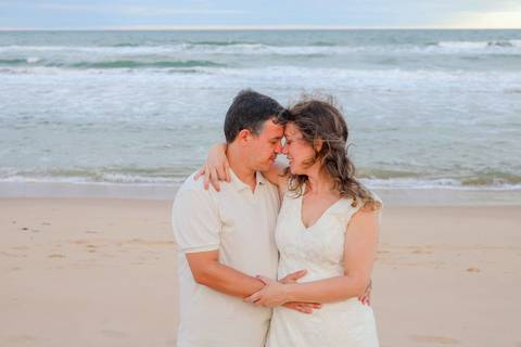 Famílias que viajam para o litoral norte da Bahia encontram mais do que paisagens: encontram a chance de eternizar sua história com fotografia emocional em Praia do Forte e Imbassaí. Waldyr Latantyer Foto de Praia do FOrte Bahia'