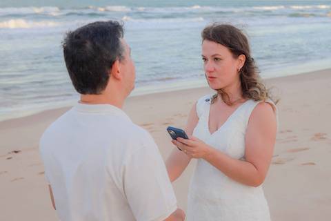 Famílias que viajam para o litoral norte da Bahia encontram mais do que paisagens: encontram a chance de eternizar sua história com fotografia emocional em Praia do Forte e Imbassaí. Waldyr Latantyer Foto de Praia do FOrte Bahia'