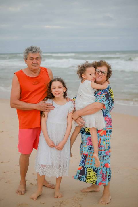 Quem viaja ao litoral norte da Bahia vive momentos únicos. Em Praia do Forte e Imbassaí, fotografei uma família que transformou 10 anos de casamento em uma celebração inesquecível.Waldyr Latantyer Foto de Praia do FOrte Bahia'
