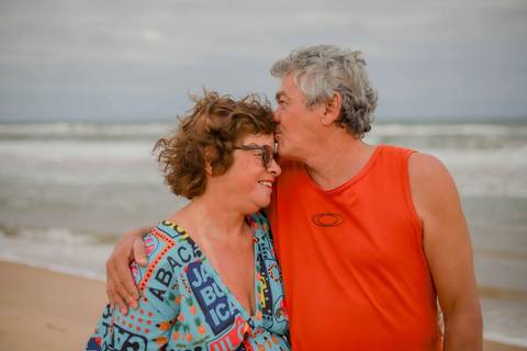 Quem viaja ao litoral norte da Bahia vive momentos únicos. Em Praia do Forte e Imbassaí, fotografei uma família que transformou 10 anos de casamento em uma celebração inesquecível.Waldyr Latantyer Foto de Praia do FOrte Bahia'