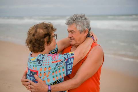 Quem viaja ao litoral norte da Bahia vive momentos únicos. Em Praia do Forte e Imbassaí, fotografei uma família que transformou 10 anos de casamento em uma celebração inesquecível.Waldyr Latantyer Foto de Praia do FOrte Bahia'