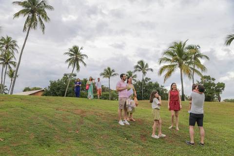 O Tivoli Praia do Forte já é um verdadeiro paraíso por si só. Mas quando você une essa beleza natural ao registro espontâneo de quem você ama, o destino ganha outro significado. Que tal transformar as suas férias em família em uma obra de arte?'