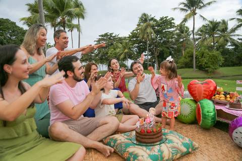 Se você já está com as malas prontas para o Tivoli ou está planejando sua próxima estadia, que tal garantir um registro profissional desse momento único? As vagas para ensaios no resort são limitadas para garantir um atendimento exclusivo. Entre em contat'
