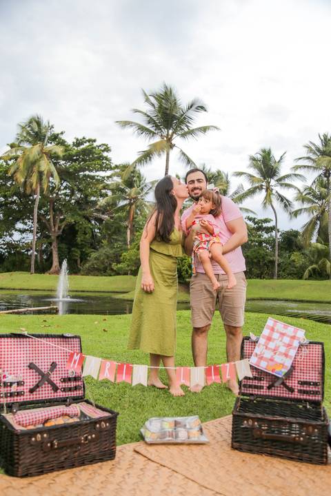 Se você já está com as malas prontas para o Tivoli ou está planejando sua próxima estadia, que tal garantir um registro profissional desse momento único? As vagas para ensaios no resort são limitadas para garantir um atendimento exclusivo. Entre em contat'