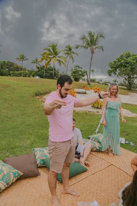 Momentos assim não acontecem todos os dias. Reunir a família no gramado do resort para um piquenique é criar um espaço onde a única regra é se divertir — e eu estou aqui para garantir que você não perca nenhum detalhe dessa conexão.'