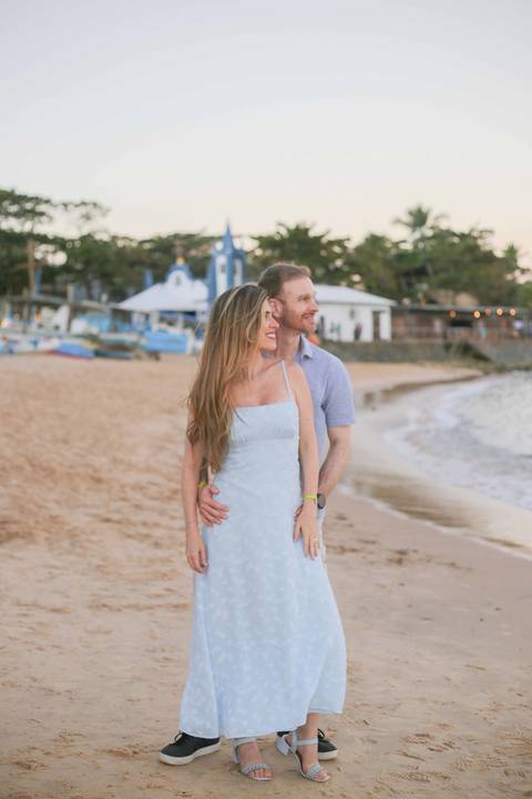 Celebre as Bodas de Ouro em uma inesquecível viagem em família para a Praia do Forte. A bênção na igrejinha da vila cria memórias eternas dos 50 anos de casados. O cenário baiano perfeito para eternizar o amor de gerações.'