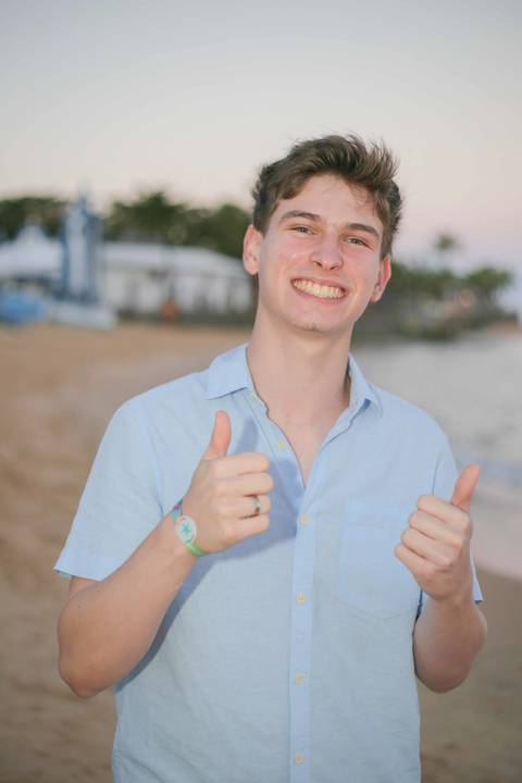 Viajar para a Praia do Forte em família é criar memórias que duram para sempre. Registre os olhares, risadas e a cumplicidade do seu grupo enquanto exploram as praias e a cultura do litoral norte da Bahia. Agende seu ensaio!'