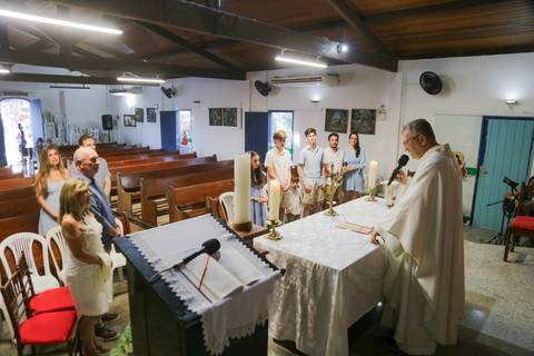 Comemorar Bodas de Ouro na Igreja de São Francisco de Assis transforma sua viagem em família para a Praia do Forte em um momento inesquecível. Eternize a renovação de 50 anos de amor no cenário mais bonito do litoral baiano.'