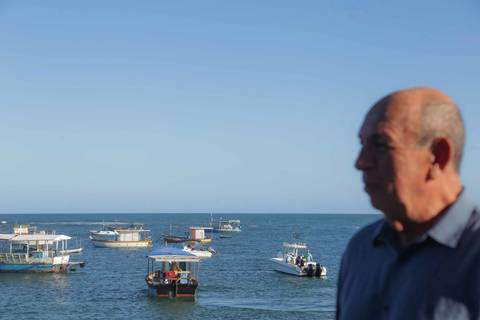 Descubra o charme de viajar para a Praia do Forte em família. A vila oferece gastronomia, praias tranquilas e segurança ideal para todas as idades. Registre momentos inesquecíveis das suas férias com fotos profissionais na Bahia.'