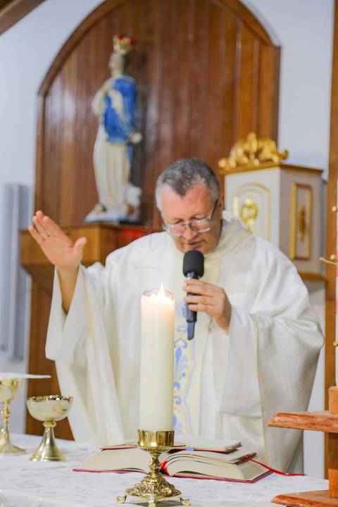 Comemorar Bodas de Ouro na Igreja de São Francisco de Assis transforma sua viagem em família para a Praia do Forte em um momento inesquecível. Eternize a renovação de 50 anos de amor no cenário mais bonito do litoral baiano.'