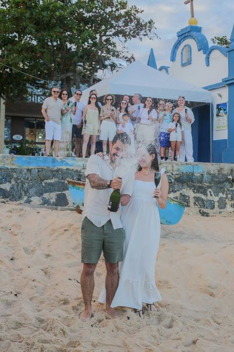 POR WALDYR LANTYER, FOTOGRAFO EM PRAIADOFORTE Celebre momentos especiais durante suas férias na Praia do Forte-BA. Brinde de espumante e fotos descontraídas do casal à beira-mar para marcar viagens inesquecíveis pelo litoral norte baiano. Reserve seu ensa'