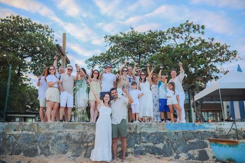 POR WALDYR LANTYER, FOTOGRAFO EM PRAIADOFORTE Celebre momentos especiais durante suas férias na Praia do Forte-BA. Brinde de espumante e fotos descontraídas do casal à beira-mar para marcar viagens inesquecíveis pelo litoral norte baiano. Reserve seu ensa'
