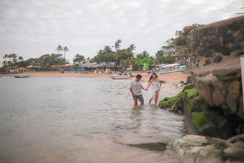 Descubra o charme da vila de Praia do Forte-BA em um ensaio fotográfico único entre barcos coloridos e a praia. A melhor recordação das suas férias no paraíso baiano registrada com máxima qualidade. Por Waldyr Lantyer Fotografia'