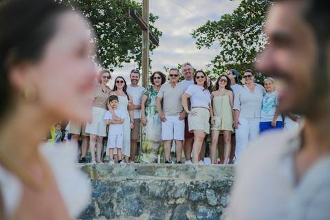 Surpreenda quem você ama com um pedido de casamento emocionante em Praia do Forte-BA. Eternize o sim à beira-mar com ensaio fotográfico profissional focado em capturar sentimentos verdadeiros na Linha Verde. POR WALDYR LANTYER, FOTOGRAFO EM PRAIADOFORTE'