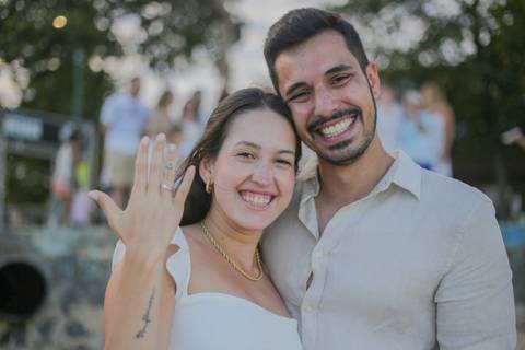 Surpreenda quem você ama com um pedido de casamento emocionante em Praia do Forte-BA. Eternize o sim à beira-mar com ensaio fotográfico profissional focado em capturar sentimentos verdadeiros na Linha Verde. POR WALDYR LANTYER, FOTOGRAFO EM PRAIADOFORTE'