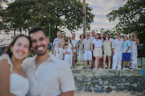 Surpreenda quem você ama com um pedido de casamento emocionante em Praia do Forte-BA. Eternize o sim à beira-mar com ensaio fotográfico profissional focado em capturar sentimentos verdadeiros na Linha Verde. POR WALDYR LANTYER, FOTOGRAFO EM PRAIADOFORTE'