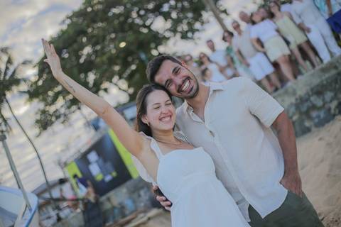 Surpreenda quem você ama com um pedido de casamento emocionante em Praia do Forte-BA. Eternize o sim à beira-mar com ensaio fotográfico profissional focado em capturar sentimentos verdadeiros na Linha Verde. POR WALDYR LANTYER, FOTOGRAFO EM PRAIADOFORTE'