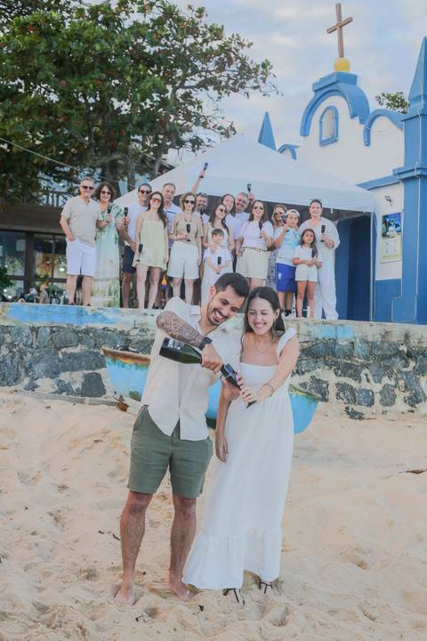 POR WALDYR LANTYER, FOTOGRAFO EM PRAIADOFORTE Celebre momentos especiais durante suas férias na Praia do Forte-BA. Brinde de espumante e fotos descontraídas do casal à beira-mar para marcar viagens inesquecíveis pelo litoral norte baiano. Reserve seu ensa'