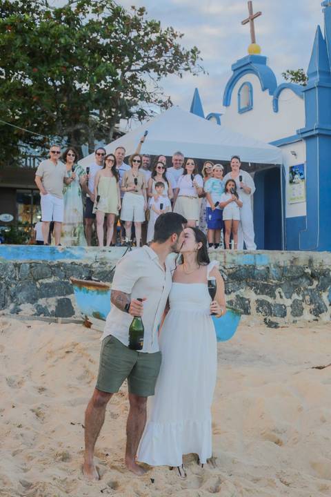 POR WALDYR LANTYER, FOTOGRAFO EM PRAIADOFORTE Celebre momentos especiais durante suas férias na Praia do Forte-BA. Brinde de espumante e fotos descontraídas do casal à beira-mar para marcar viagens inesquecíveis pelo litoral norte baiano. Reserve seu ensa'