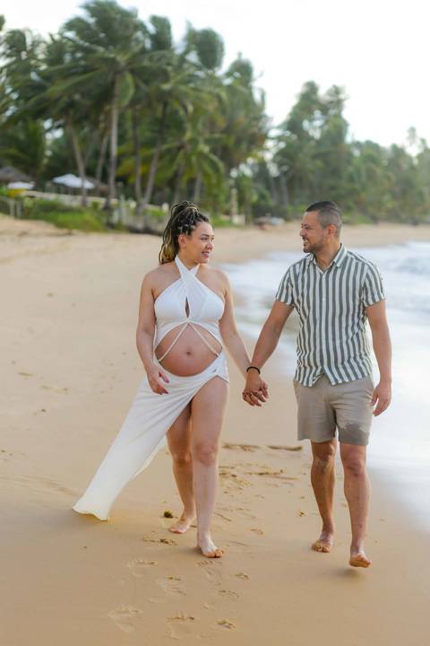 A mágica de ser mãe em um destino inesquecível.
Registrar a gestação durante a viagem à Praia do Forte é eternizar a espera do seu bebê no lugar onde a paz e a natureza se encontram.
✨ Ensaio Gestante Praia do Forte'