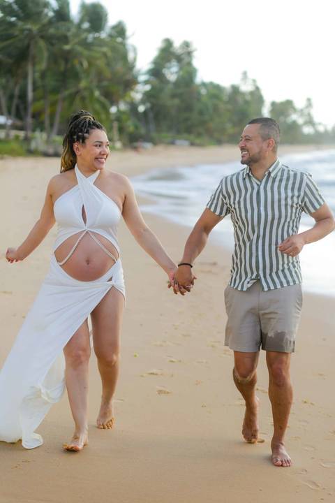 A mágica de ser mãe em um destino inesquecível.
Registrar a gestação durante a viagem à Praia do Forte é eternizar a espera do seu bebê no lugar onde a paz e a natureza se encontram.
✨ Ensaio Gestante Praia do Forte'