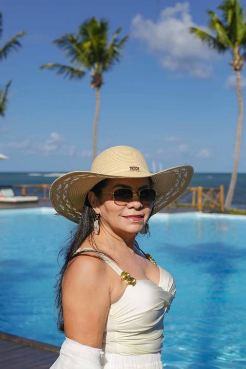 Detalhe dourado marcando os 60 anos de vida — still fotográfico feito durante o ensaio de aniversário no Tivoli EcoResort, Praia Waldyr Lantyer Foto de Praia do Forte Bahia Tivoli'