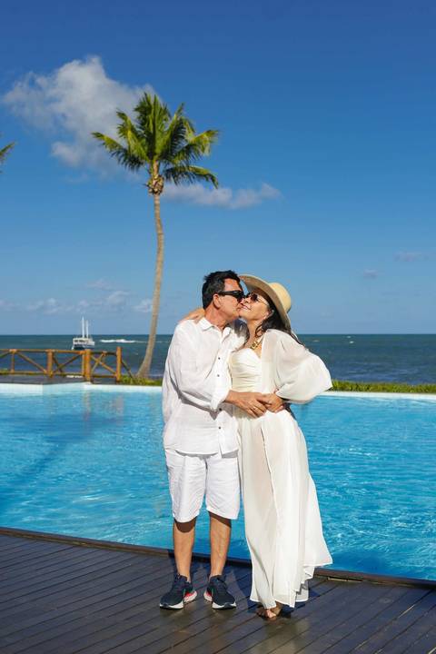 Detalhe dourado marcando os 60 anos de vida — still fotográfico feito durante o ensaio de aniversário no Tivoli EcoResort, Praia Waldyr Lantyer Foto de Praia do Forte Bahia Tivoli'