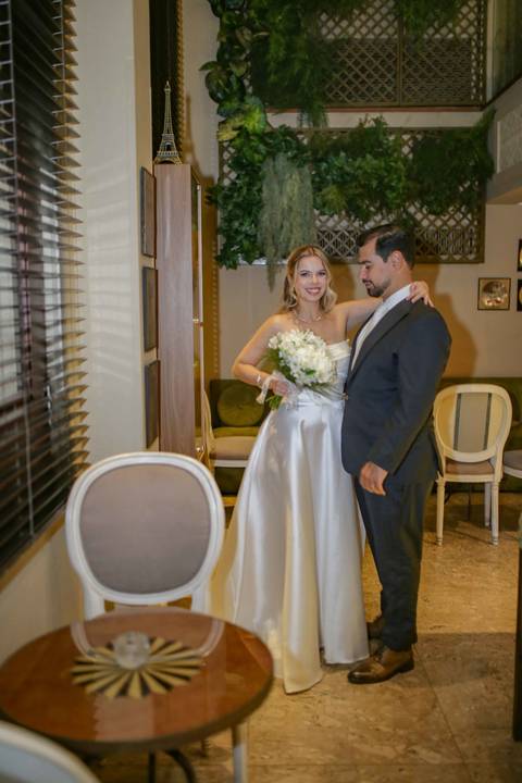 A essência do amor verdadeiro registrada com extrema sofisticação, poesia e leveza na capital baiana. A história de Lais e Caio. Foto: Waldyr Lantyer, Fotografia de casamento em Salvador-Ba'