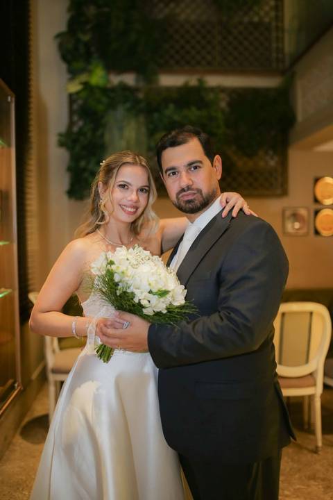 A beleza do cair da noite sobre a baía iluminando a grande e especial celebração do casal Lais e Caio. Um dia memorável em Salvador - BA. Foto: Waldyr Lantyer, Fotografia de casamento em Salvador-Ba'