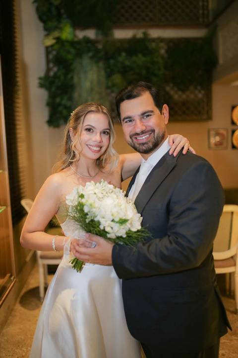 A beleza do cair da noite sobre a baía iluminando a grande e especial celebração do casal Lais e Caio. Um dia memorável em Salvador - BA. Foto: Waldyr Lantyer, Fotografia de casamento em Salvador-Ba'