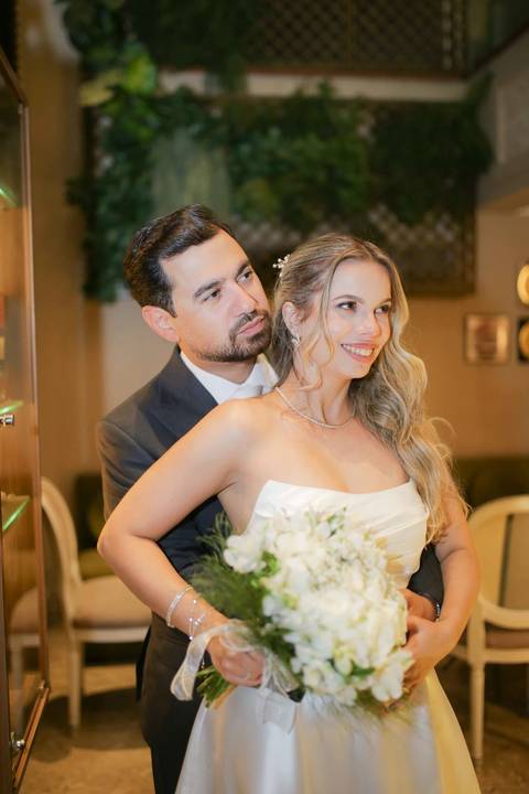 A beleza do cair da noite sobre a baía iluminando a grande e especial celebração do casal Lais e Caio. Um dia memorável em Salvador - BA. Foto: Waldyr Lantyer, Fotografia de casamento em Salvador-Ba'
