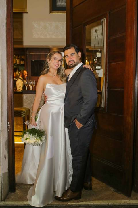 A essência do amor verdadeiro registrada com extrema sofisticação, poesia e leveza na capital baiana. A história de Lais e Caio. Foto: Waldyr Lantyer, Fotografia de casamento em Salvador-Ba'