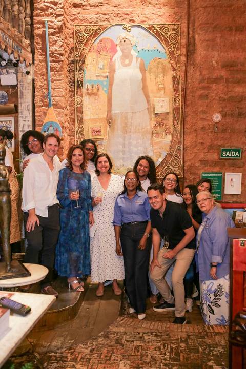 Entre brindes, risadas e reencontros, a celebração no Rio Vermelho destacou a força da gastronomia como agente de união. Fotografar esse ambiente repleto de vida e boas energias foi uma oportunidade enriquecedora do começo ao fim da noite.'