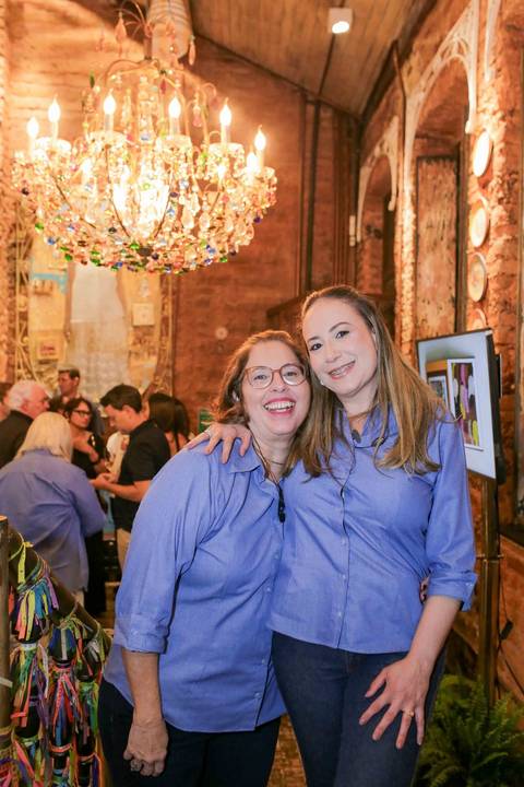 Entre brindes, risadas e reencontros, a celebração no Rio Vermelho destacou a força da gastronomia como agente de união. Fotografar esse ambiente repleto de vida e boas energias foi uma oportunidade enriquecedora do começo ao fim da noite.'