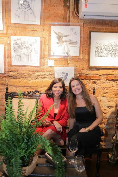 A bonomia e o carisma da chef Tereza Paim contagiaram a todos durante a sessão de autógrafos. Fotografar a interação entre a autora e seus leitores permitiu capturar a veracidade das emoções em imagens que ficarão para sempre na memória.'