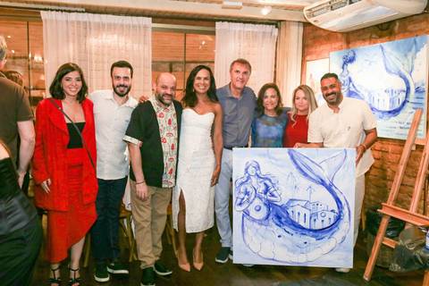 A gratidão estampada nos olhos de quem recebia o livro autografado mostra o valor intangível do trabalho da chef. Uma celebração completa de 14 anos, onde a gastronomia, a arte e o afeto se uniram em uma noite que ficará guardada para sempre.'
