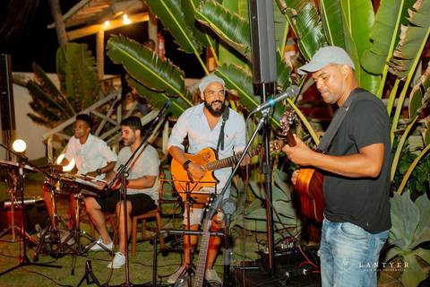 Tree Bies Resort - Subaúma - Bahia - Festa de Pré-Casamento - Casamento na Praia - Praia do Forte Bahia
  Edno Sá'