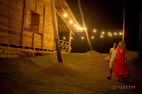 Casamento em Subaúma - Cantor de Casamento Tree Bies Resort - Subaúma - Bahia - Festa de Pré-Casamento - Casamento na Praia - Praia do Forte Bahia – Noivos – Edno Sá - Waldyr Lantyer Fotrografia - Foto da Hora SSA'