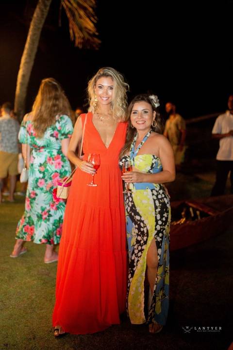 Madrinhas - Casamento na Praia - Pré-Casamento Edno Sá canta em Casamento em Subaúma - Cantor de Casamento Tree Bies Resort - Subaúma - Bahia - Festa de Pré-Casamento - Casamento na Praia - Praia do Forte Bahia
'