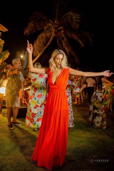 Casamento em Subaúma - Cantor de Casamento Tree Bies Resort - Subaúma - Bahia - Festa de Pré-Casamento - Casamento na Praia - Praia do Forte Bahia – Noivos – Edno Sá - Waldyr Lantyer Fotrografia - Foto da Hora SSA'