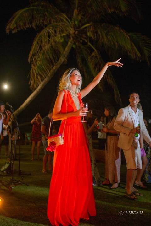 Casamento em Subaúma - Cantor de Casamento Tree Bies Resort - Subaúma - Bahia - Festa de Pré-Casamento - Casamento na Praia - Praia do Forte Bahia – Noivos – Edno Sá - Waldyr Lantyer Fotrografia - Foto da Hora SSA'